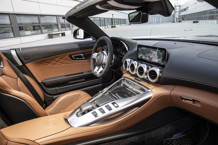 Интерьер Mercedes-AMG GT C Roadster (R190) 2019 года  (WW) (фото 28 из 40)
